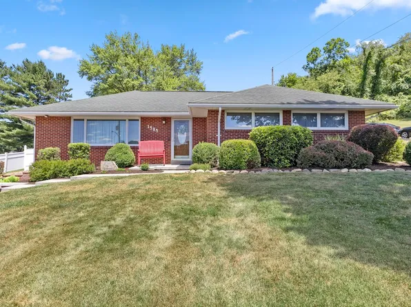 1585 6th St, Waynesburg, PA 15370