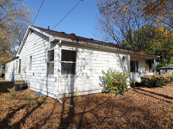 3rd image of 700 W Pleasant Ave