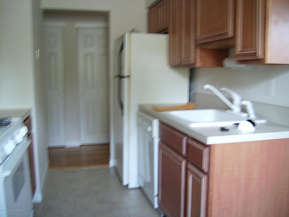 2nd image of 3486 Amboy Rd