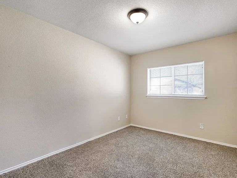 10331 Manor Crk — Photo 22