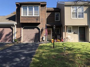 30 Lexington Dr, Clifton Park, NY 12065