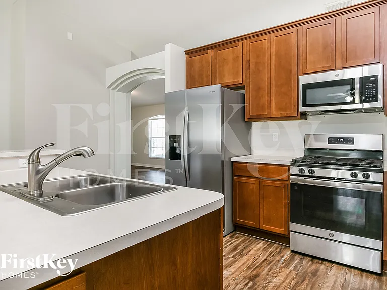 557 Reddicks Cir — Photo 7