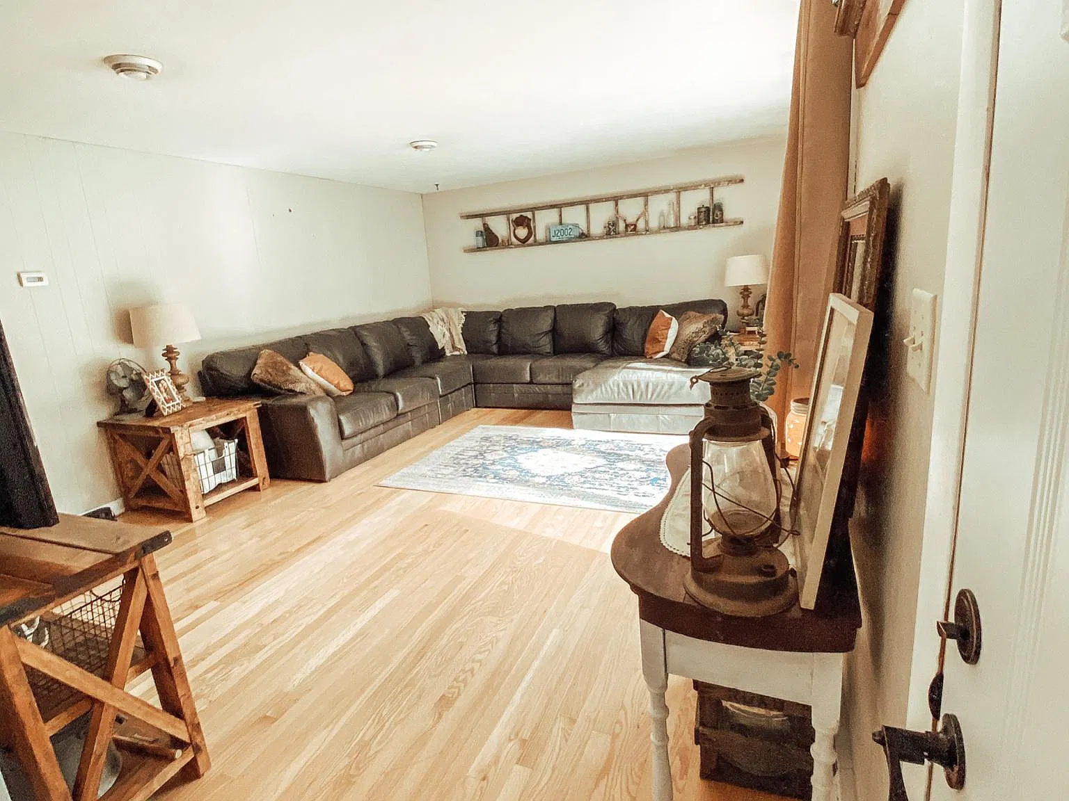 606 Heyden Ln — Photo 4
