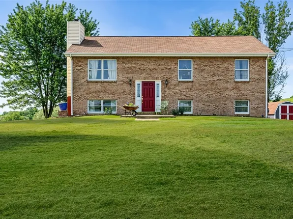752 Lancaster Rd, Fombell, PA 16123