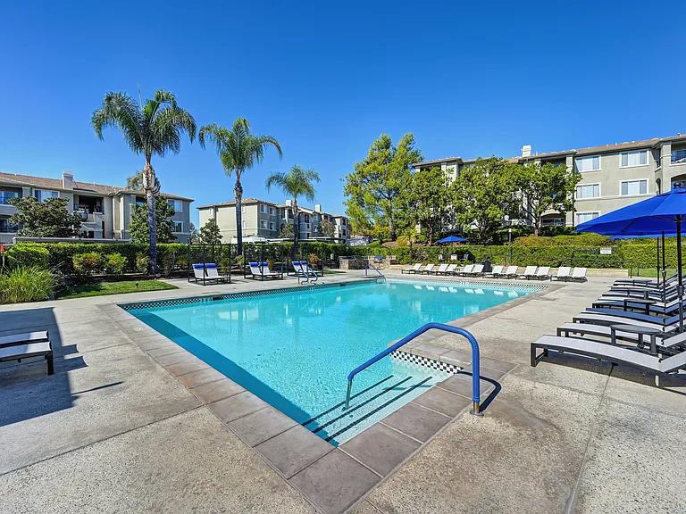 Eagle Glen Apartments — Photo 14