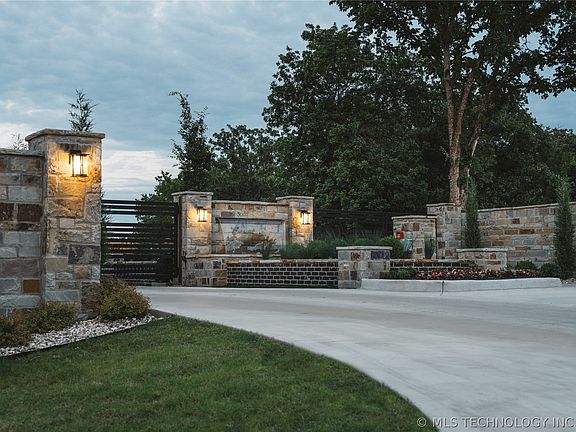3rd image of 5911 Emberlyn Way