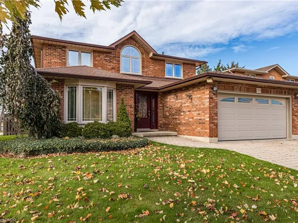 159 Valera Dr, Hamilton, ON L8E 4T1