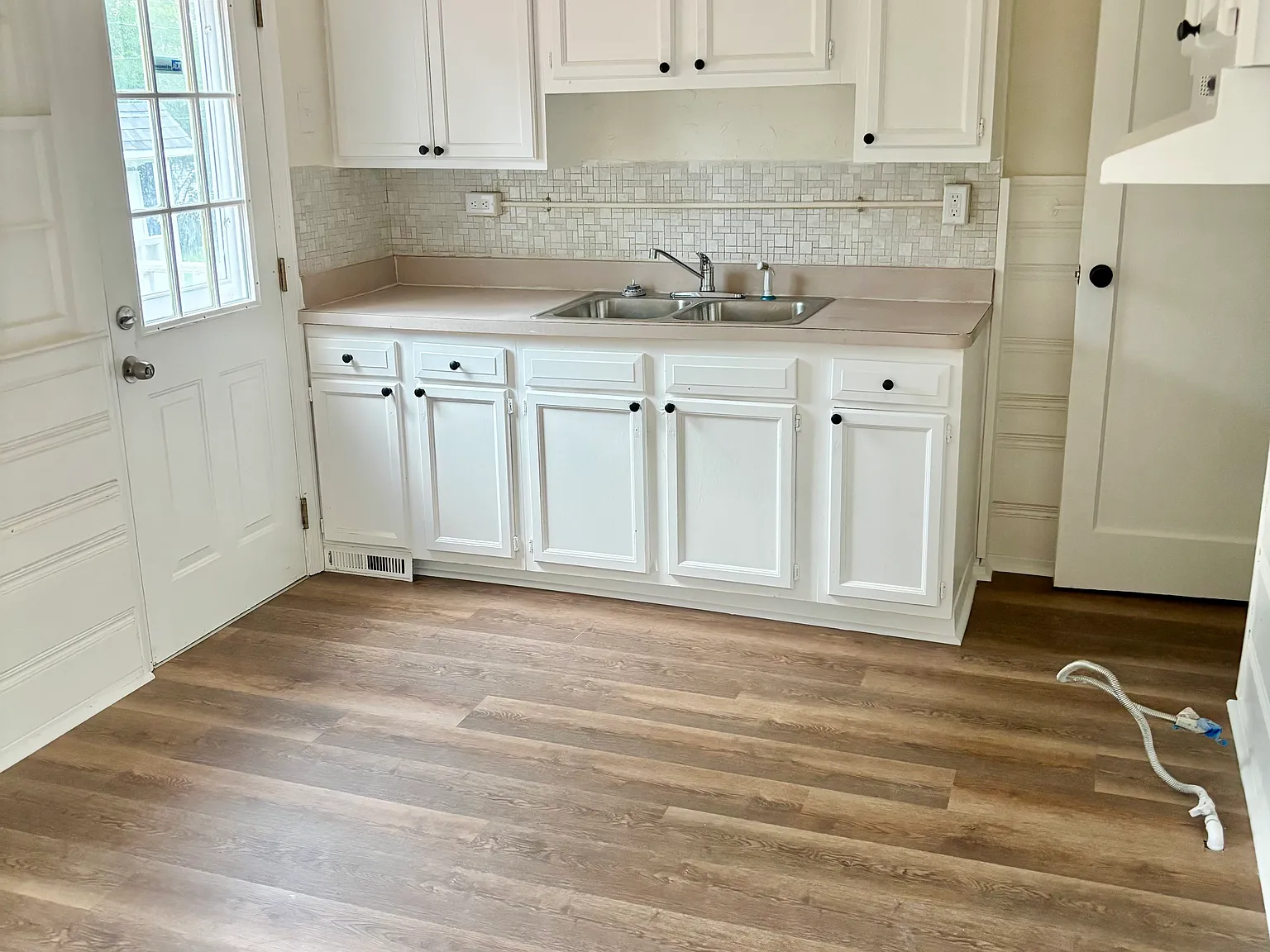 2 bed, 950 sqft, $1,300 — Photo 3