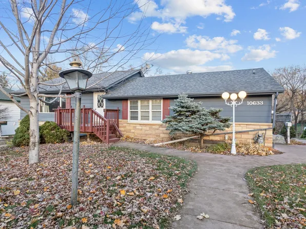 10633 Russell Ave S, Bloomington, MN 55431