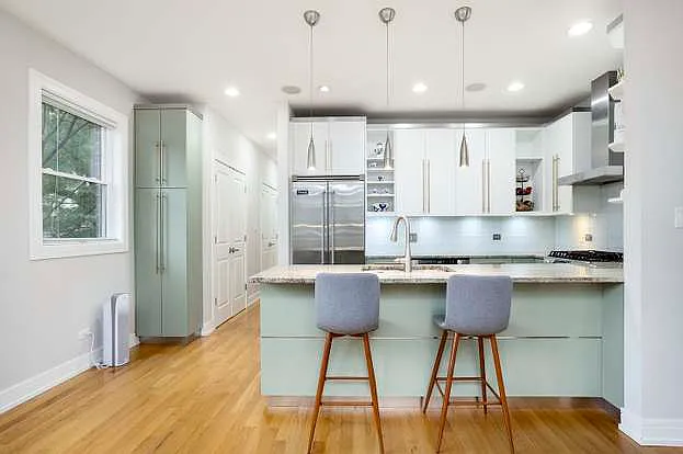 821 W Roscoe St #1 — Photo 57