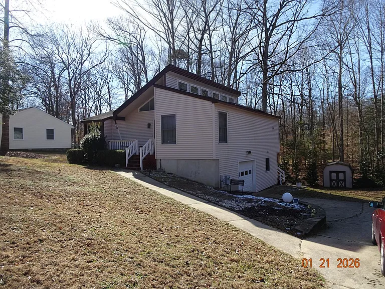 6240 Adams Hunt Dr — Photo 2