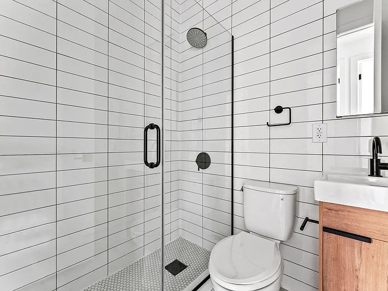 557 5th Ave #2 — Photo 7