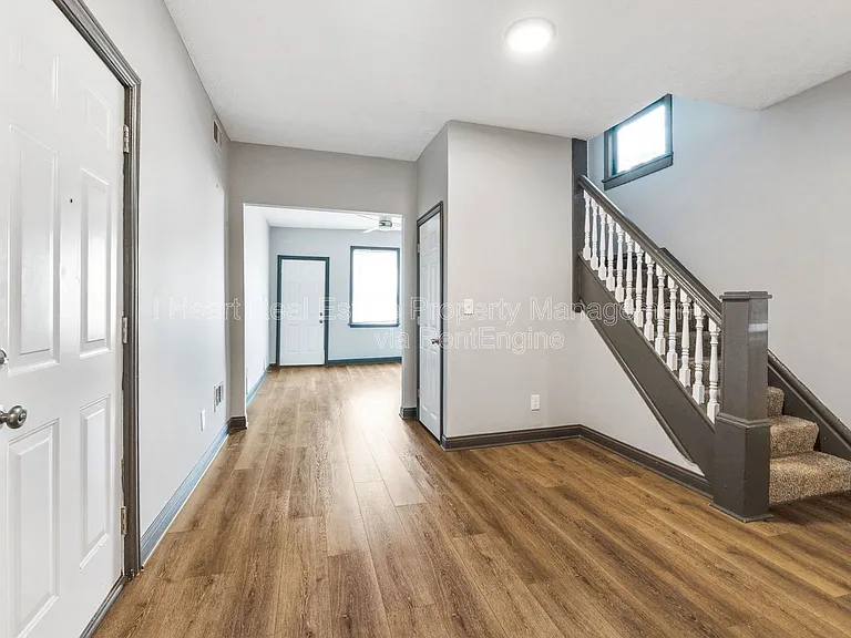 957 Harrison Ave — Photo 11