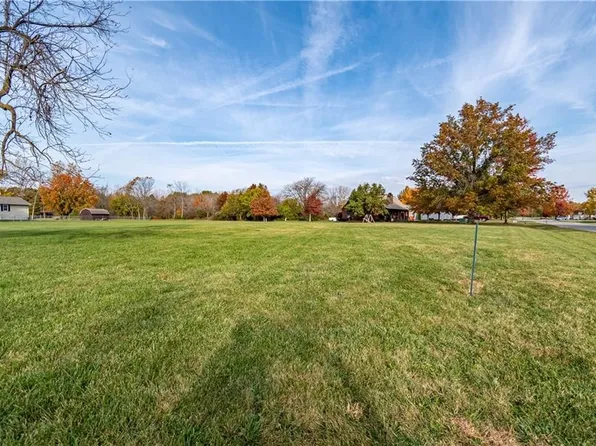 122 S Shrs, Sullivan, IL 61951