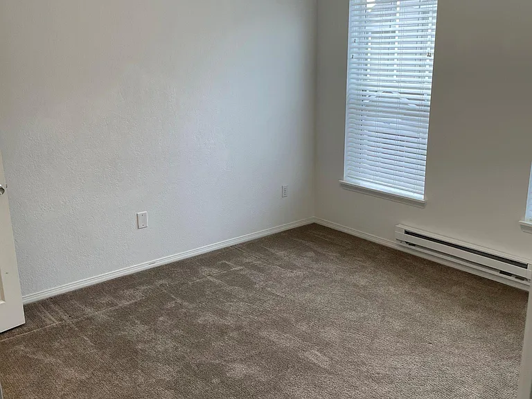 1220 NE Horizon Loop #109 — Photo 6