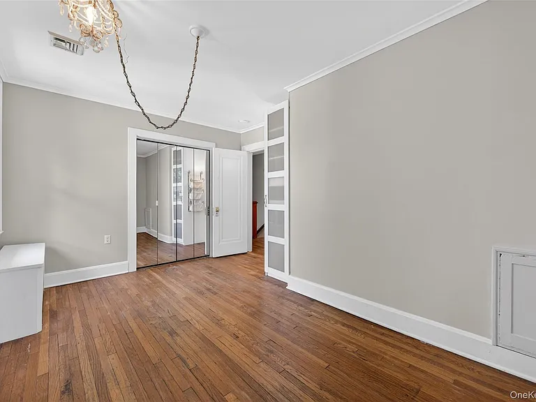90 Mackey Ave — Photo 18