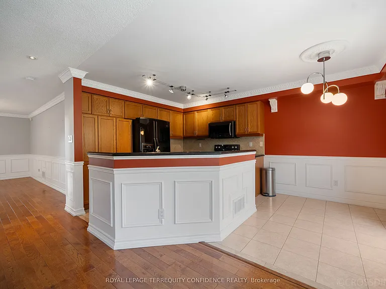 131 Laurelhurst Cres — Photo 8