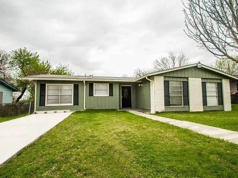 511 Jamaica Dr — Photo 25