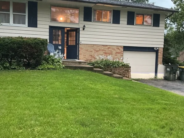 21W205 Coronet Rd, Lombard, IL 60148