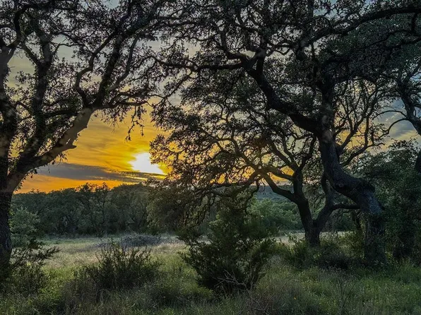 3513 N Us Highway 281, Blanco, TX 78606