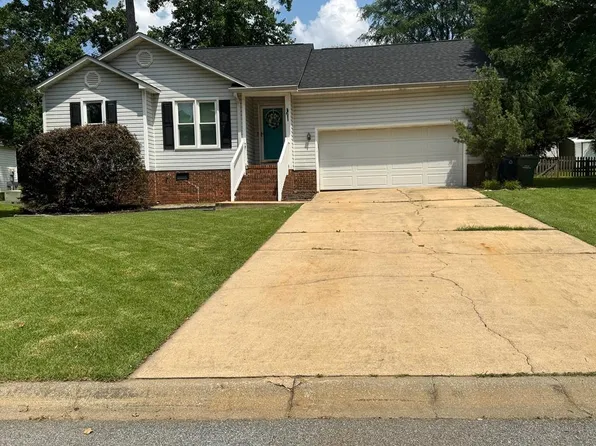 106 Chadford Ct, Greenwood, SC 29649