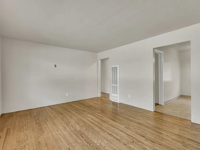 1624 T St #9 — Photo 1