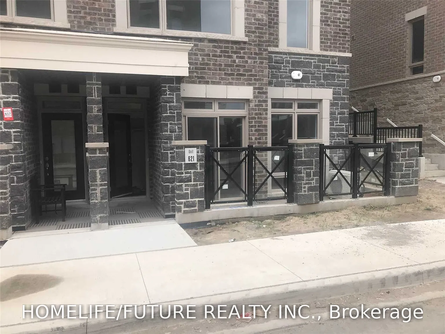 2 bed, $2,400 — Photo 1
