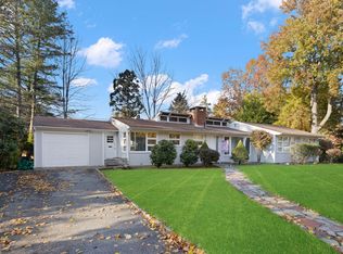 61 E Hill Dr, Cranston, RI 02920
