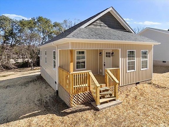 3rd image of 115 Ferry Ct