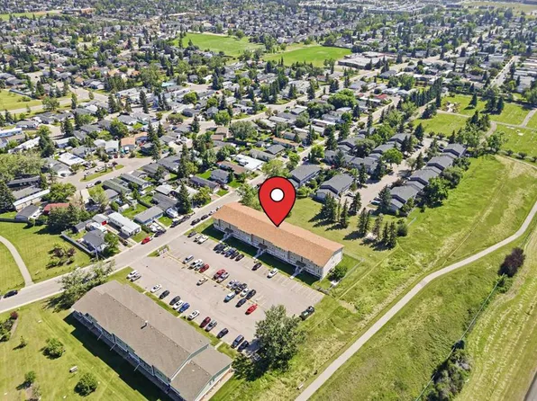 101 N Big Hill Way SE #220, Airdrie, AB T4A 1Z3