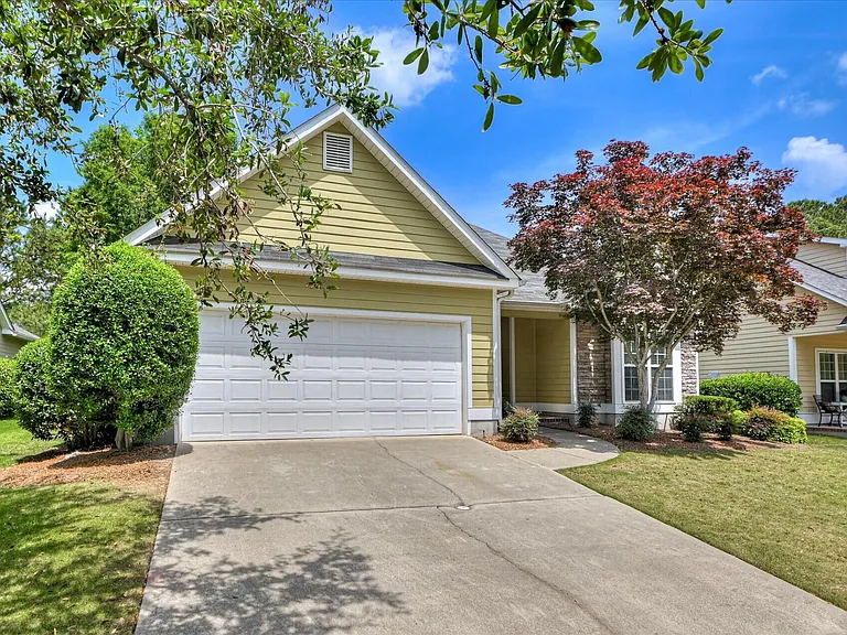 2037 Magnolia Pkwy — Photo 3