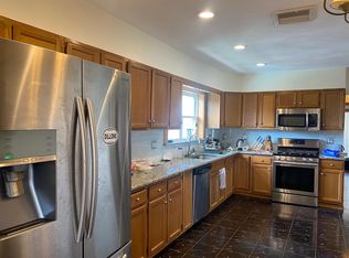 6 Meacham St #2A, Somerville, MA 02145