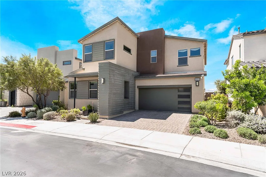 3 bed, 2.5 bath, 2415 sqft, $2,600 — Photo 3