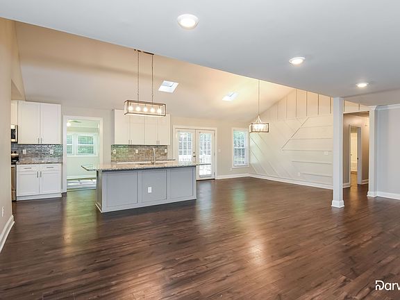 4th image of 3969 Carter Dr NW