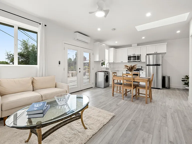 3020 Anacapa Pl — Photo 2