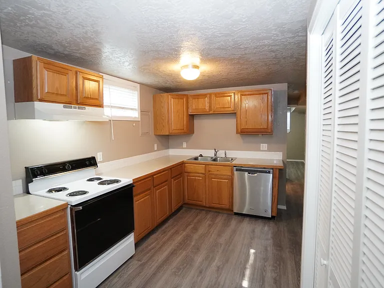 2210 S Owyhee St — Photo 7