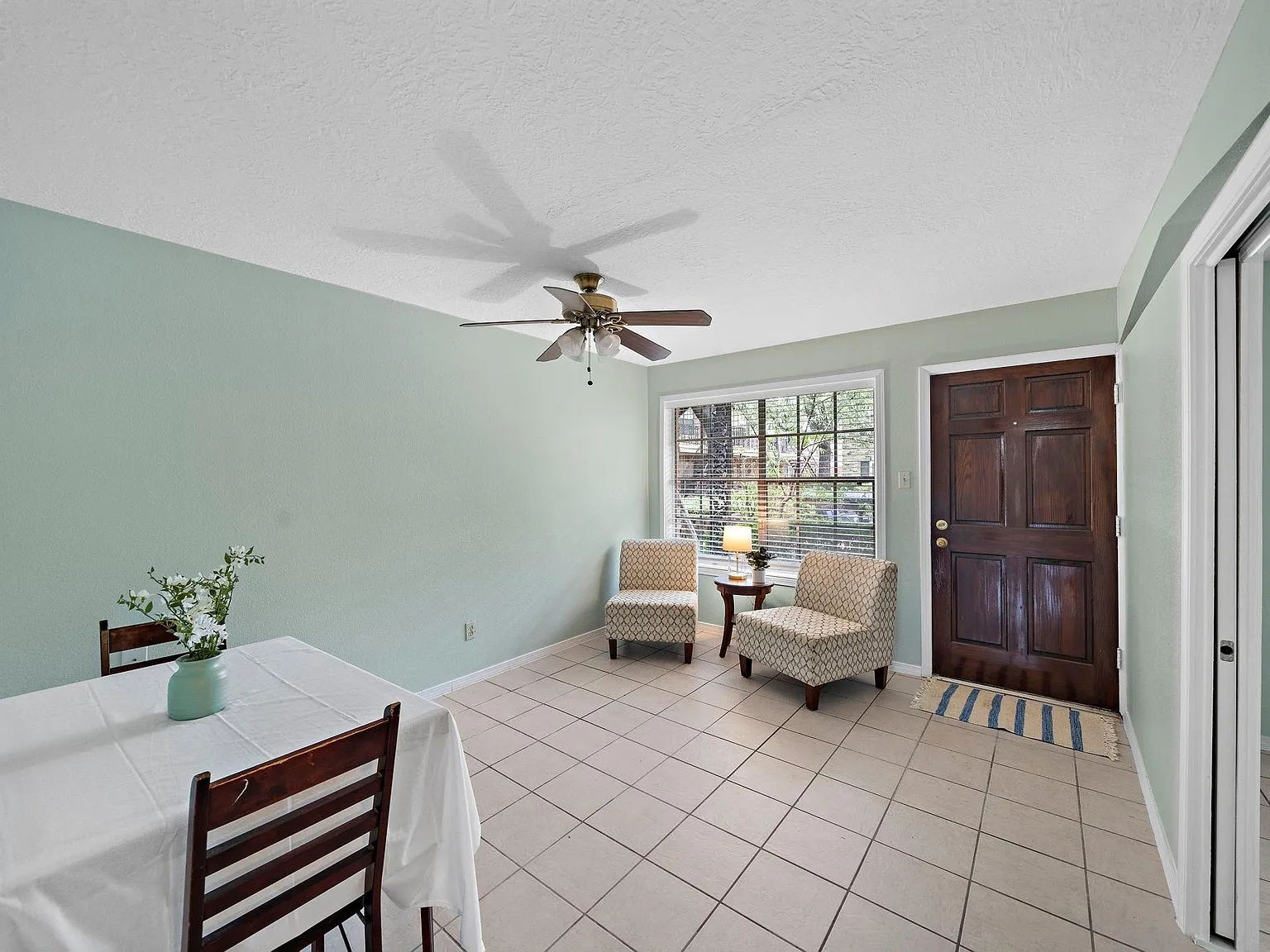 1 bed, 1.0 bath, 600 sqft, $1,300 — Photo 3