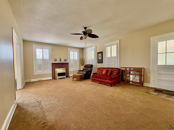 4th image of 205 White Rd