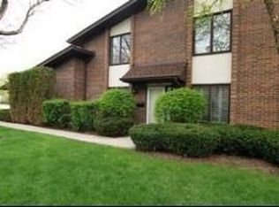 1163 Deerfield Pl, Highland Park, IL 60035