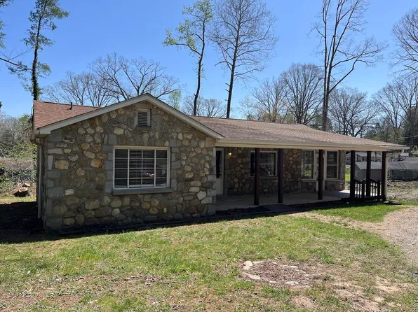 226 Sweetpea Ln, Hendersonville, NC 28791