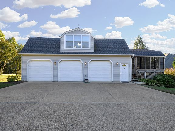 5th image of 578 Lakeview Dr
