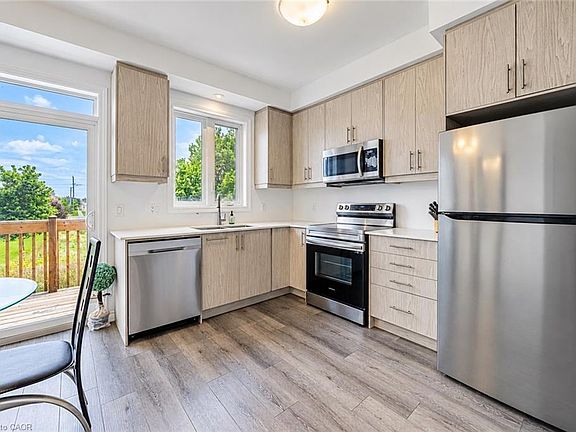 5th image of 61 Soho St #19