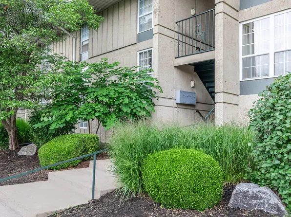 Lansing West Apartments