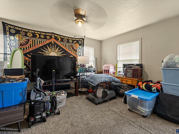 5th image of 305 Saint Andrew St