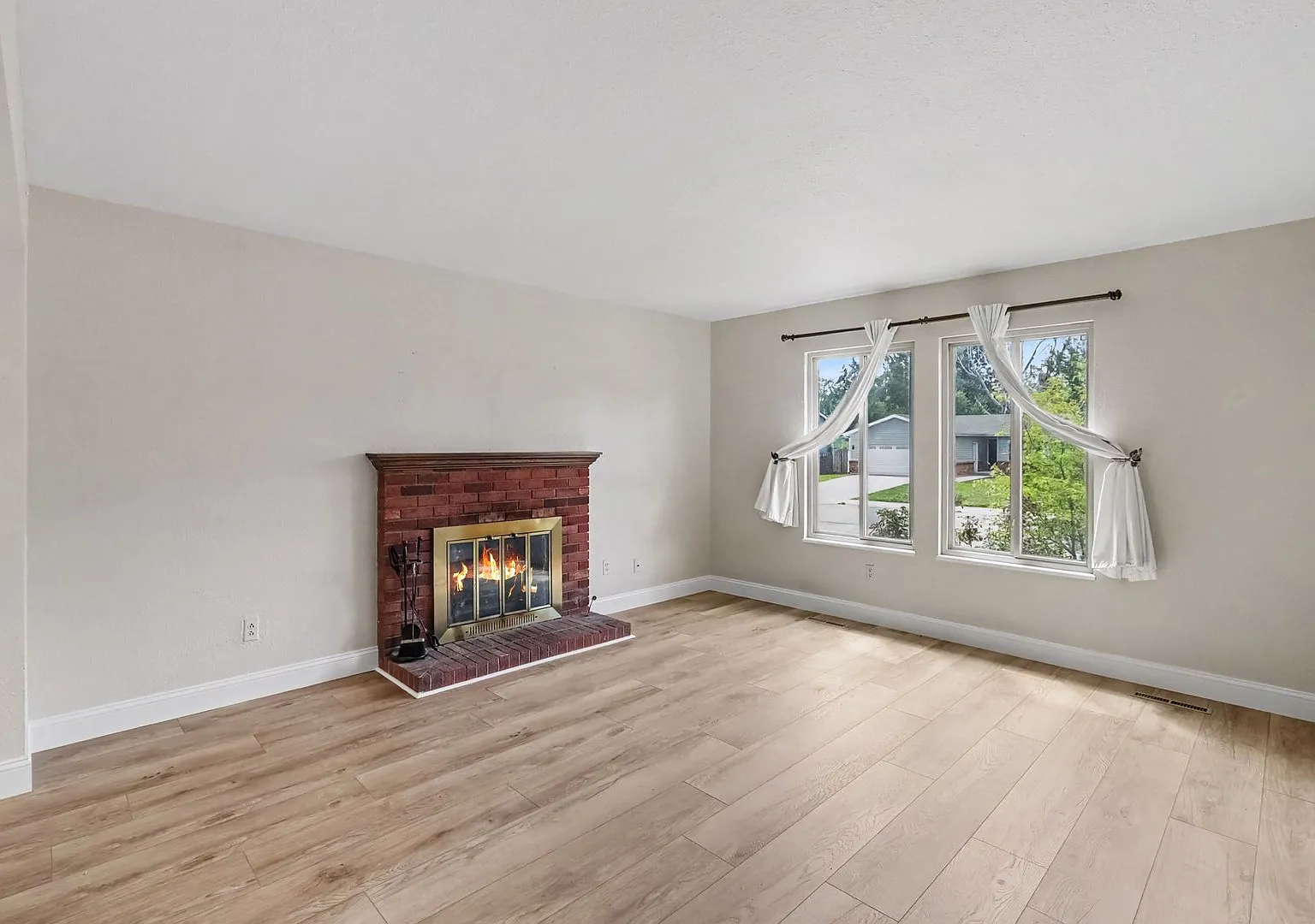 Updated 4-Bedroom Home in Village East Available Now! — Photo 2