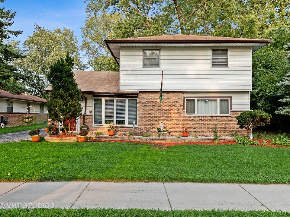 1st image of 338 Blackhawk Dr