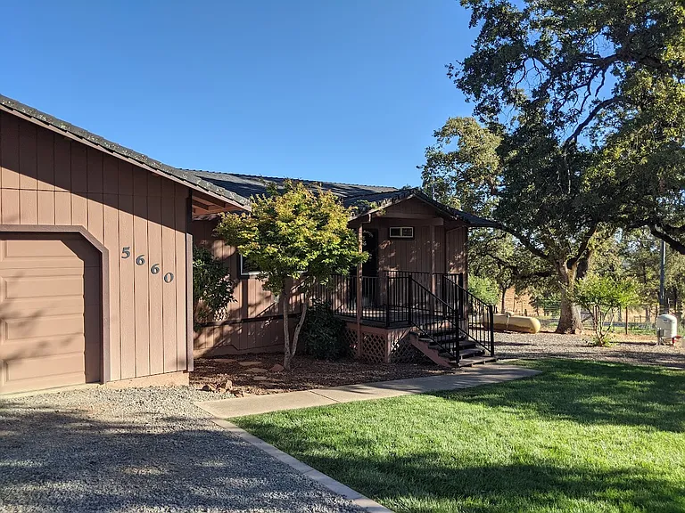 5660 Bell Rd — Photo 1