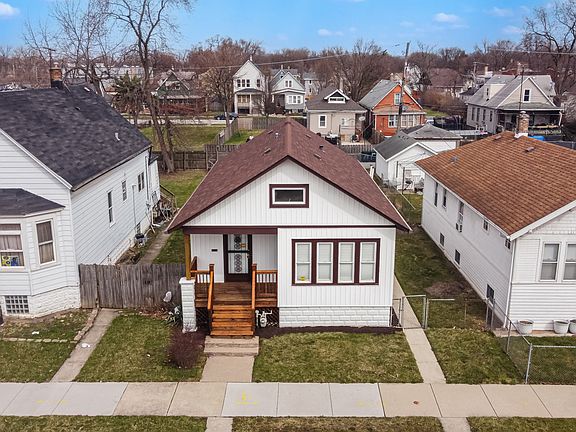 2nd image of 318 W 112th St
