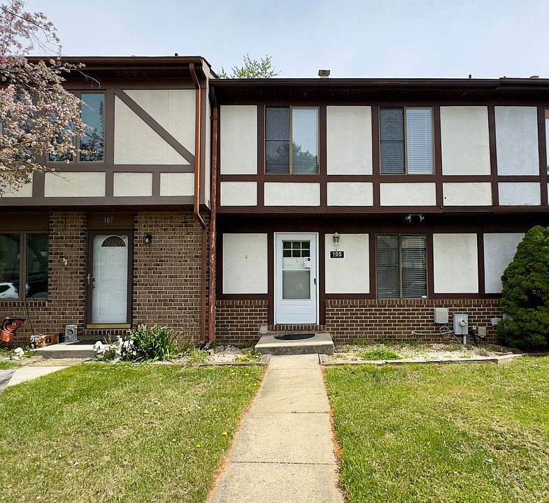 1st image of 105 Bourbon Ct