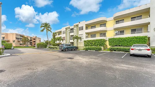 10755 SW 108th Ave #304 Photo 1